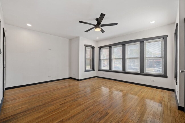 7202 S Indiana Ave in Chicago, IL - Building Photo - Building Photo