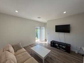 6257 Stewart St in San Diego, CA - Building Photo - Building Photo