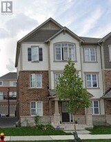 1574 Farmstead Dr in Milton, ON - Building Photo