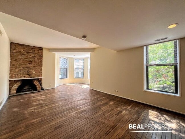 property at 600 W Surf St