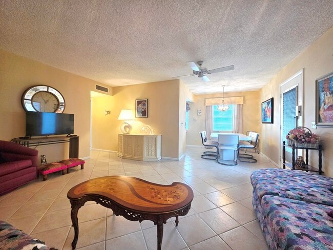 719 Flanders Dr in Delray Beach, FL - Building Photo - Building Photo