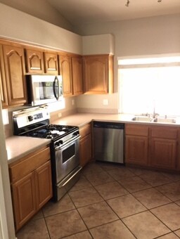 1568 Lamplight Village Ln in Las Vegas, NV - Foto de edificio - Building Photo