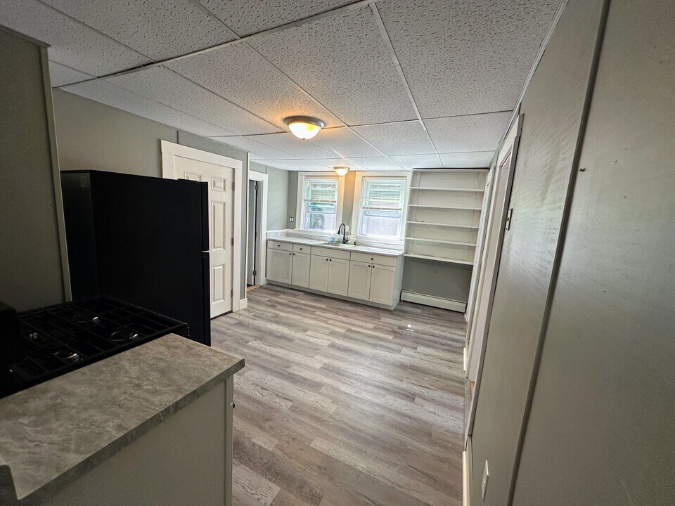 92 Peirce St., Unit 2nd Flr in Middleboro, MA - Building Photo