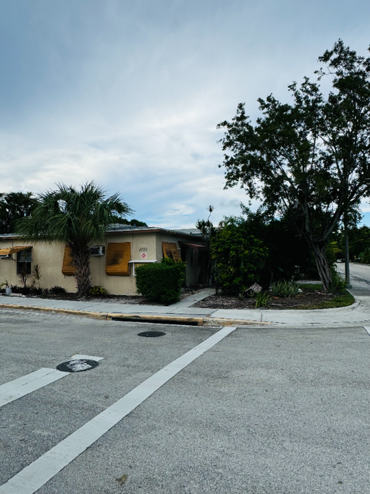 1101 N Federal Hwy in Lake Worth, FL - Building Photo