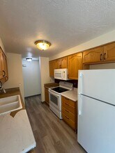 2545 Benson Ln in Eugene, OR - Building Photo - Building Photo