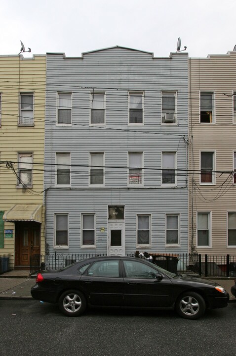 298 Stanhope St in Brooklyn, NY - Building Photo