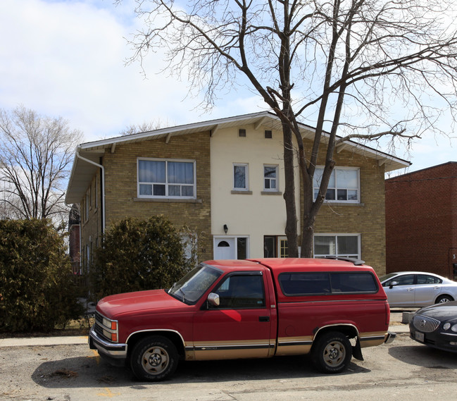 35-37 Penhurst Ave in Toronto, ON - Building Photo - Building Photo