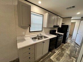 126 Southland Ct in Avon Park, FL - Building Photo - Building Photo