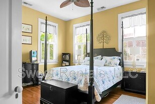 6 Wentworth St in Charleston, SC - Building Photo