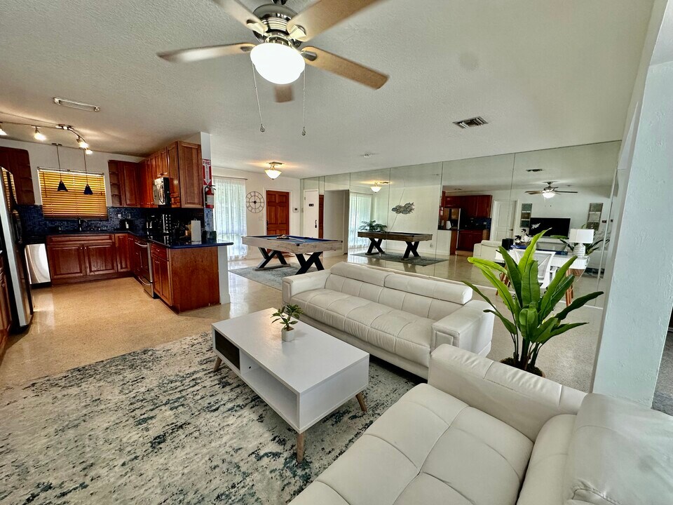 2901 NW 9th Ter in Wilton Manors, FL - Building Photo