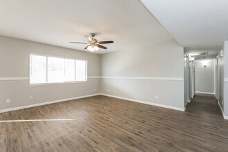 6601 W Desert Cove Ave in Glendale, AZ - Foto de edificio - Building Photo