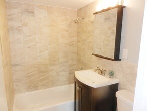 199 Lexington St, Unit #1 in Watertown, MA - Building Photo - Building Photo