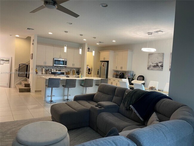 91 Palm Ln in Royal Palm Beach, FL - Building Photo - Building Photo