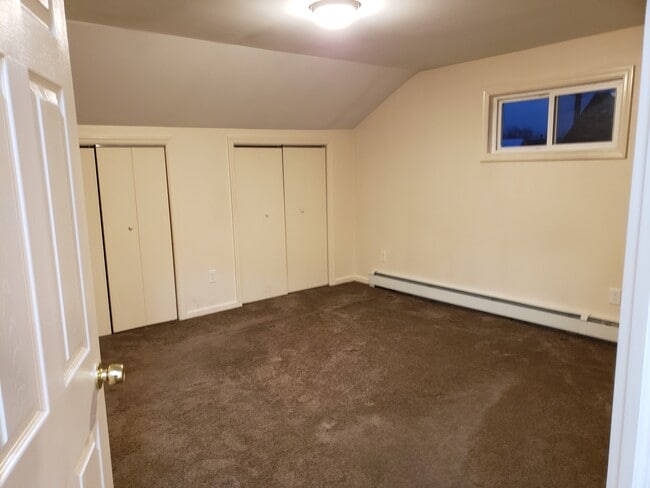 7 Broad St, Unit 3 in Florence, NJ - Foto de edificio - Building Photo