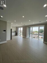 8 Lorne Bruce Dr in Toronto, ON - Building Photo - Building Photo