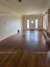 107 Hackberry Ave in Modesto, CA - Building Photo - Building Photo