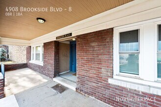4908 Brookside Blvd in Kansas City, MO - Foto de edificio - Building Photo