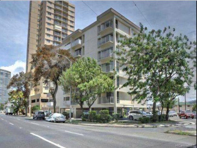 2488 Kapiolani Blvd, Unit #402 in Honolulu, HI - Building Photo - Building Photo