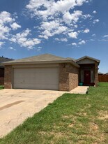 2204 100th St in Lubbock, TX - Building Photo