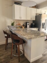 542 N Shelton St in Burbank, CA - Building Photo - Building Photo