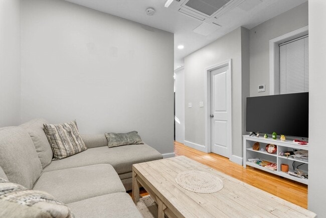 property at 754 Huntington Ave