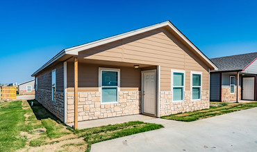 Cresson Pods Rentals in Cresson, TX - Building Photo - Building Photo