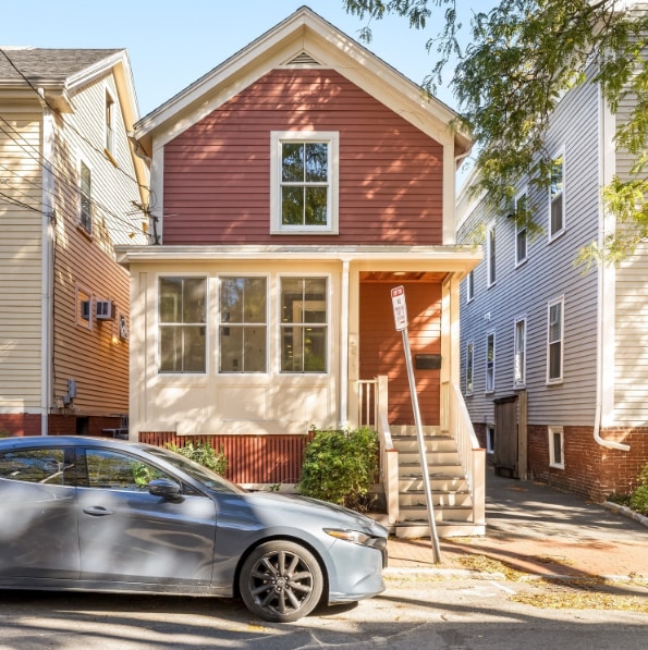 property at 571 Franklin St