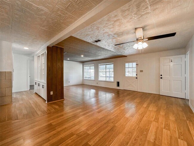 29723 County Rd 25 in Damon, TX - Building Photo - Building Photo