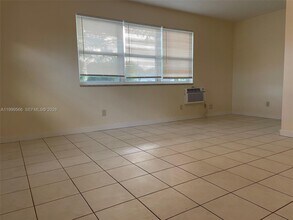 1850 N 27th Ave in Hollywood, FL - Building Photo - Building Photo
