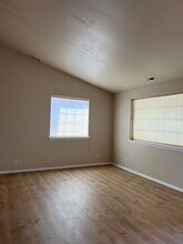 30 NE Alora Dr in Hermiston, OR - Building Photo - Building Photo