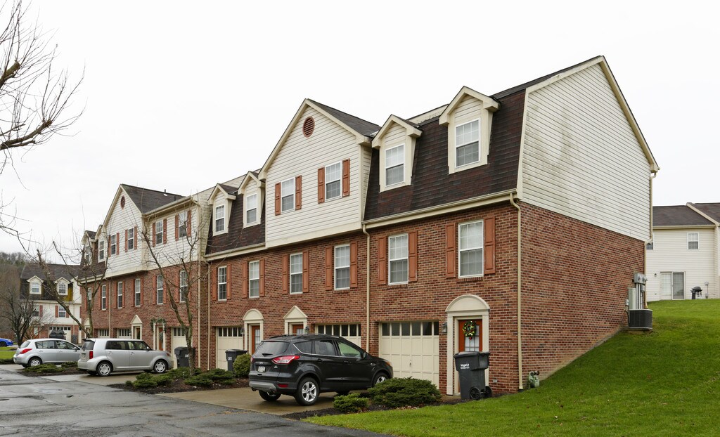 Timberbrook Court Townhouses Apartments in Zelienople, PA