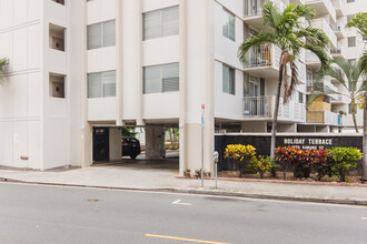 Holiday Terrace in Honolulu, HI - Building Photo - Building Photo