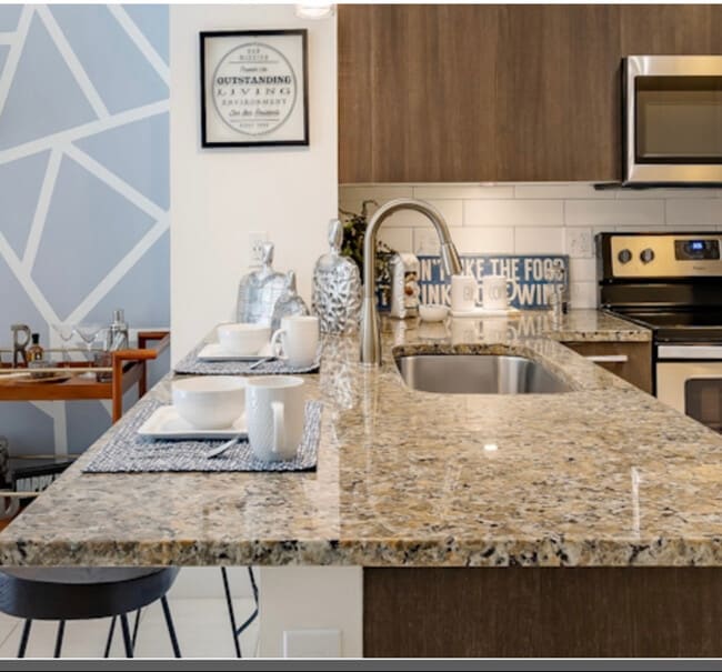 8801 Doral Blvd in Doral, FL - Foto de edificio - Building Photo