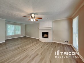 1083 Plantation Blvd SE in Conyers, GA - Foto de edificio - Building Photo