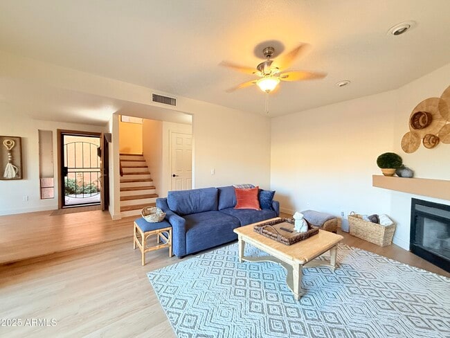 5640 E Bell Rd in Scottsdale, AZ - Building Photo - Building Photo