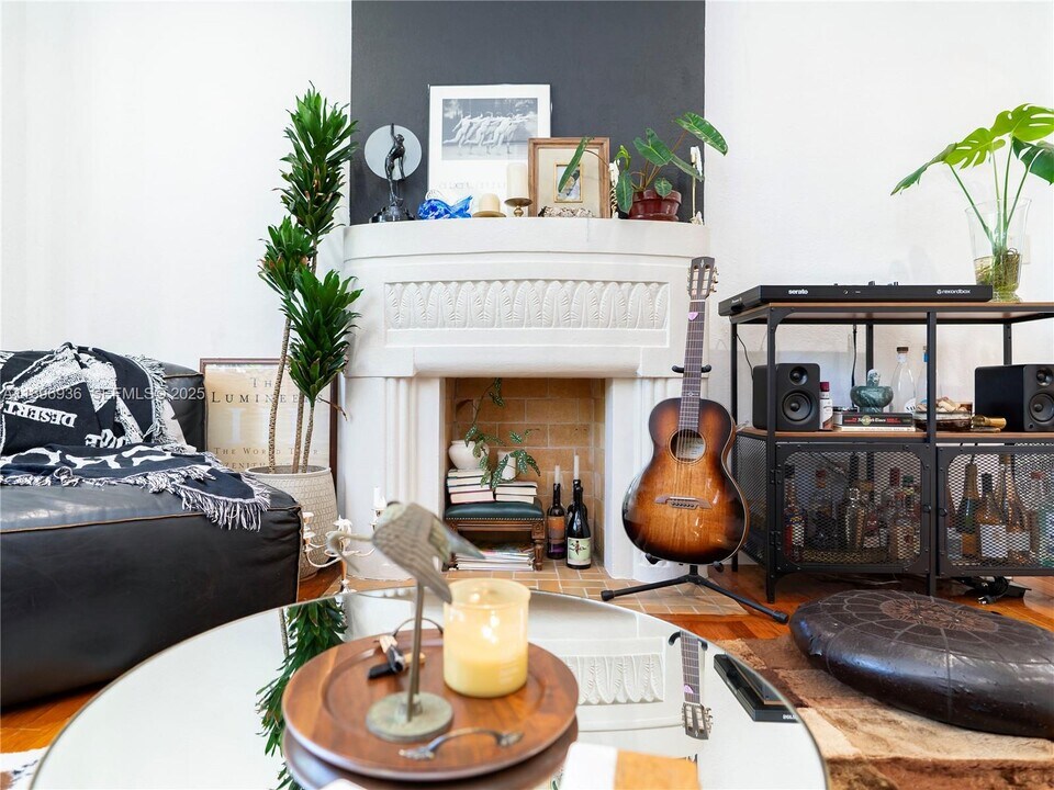 337 NW 47th St in Miami, FL - Building Photo