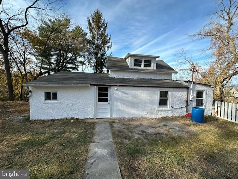 3876 PA-378 in Bethlehem, PA - Building Photo