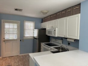 75 Golf Club Dr in Key West, FL - Building Photo - Building Photo