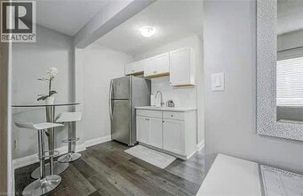 83 Gibson Ave in Hamilton, ON - Building Photo - Building Photo