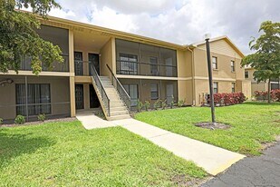 5311 Summerlin Rd in Ft. Myers, FL - Building Photo