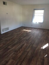 704 N High St in Newton, KS - Building Photo - Building Photo