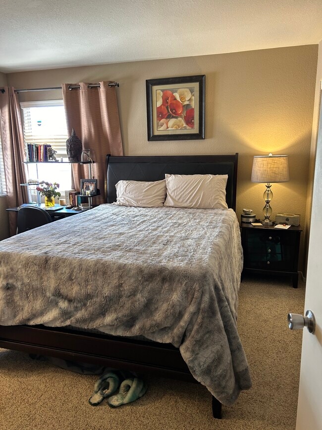 1317 Olvera way, Unit Q in Las Vegas, NV - Building Photo - Building Photo