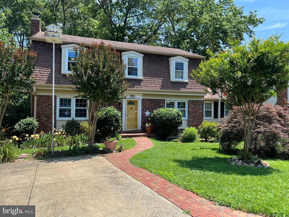 5625 Cornish Way in Alexandria, VA - Building Photo