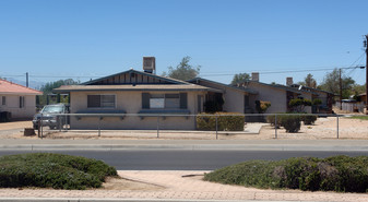 13400-13404 Navajo Rd Apartamentos