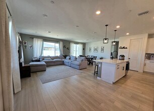 3336 Emerald Ln in Lancaster, CA - Building Photo - Building Photo