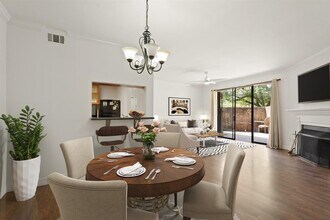 5200 Weslayan St in Houston, TX - Building Photo - Building Photo