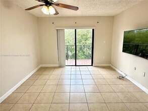 5765 W 25th Ct in Hialeah Gardens, FL - Building Photo - Building Photo