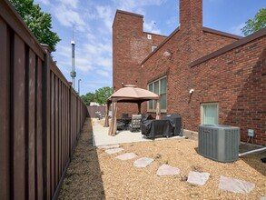 1290 Snelling Ave N in St. Paul, MN - Building Photo - Building Photo