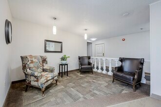 Lindsay and Parker Towers Apartments in Orangeville, ON - Building Photo - Building Photo