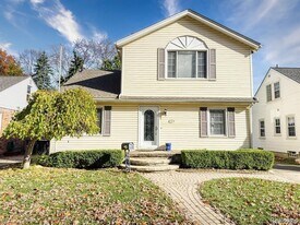 806 N Altadena Ave in Royal Oak, MI - Building Photo